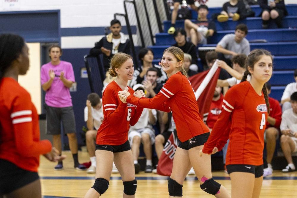 Knox Girls Volleyball Action Photo